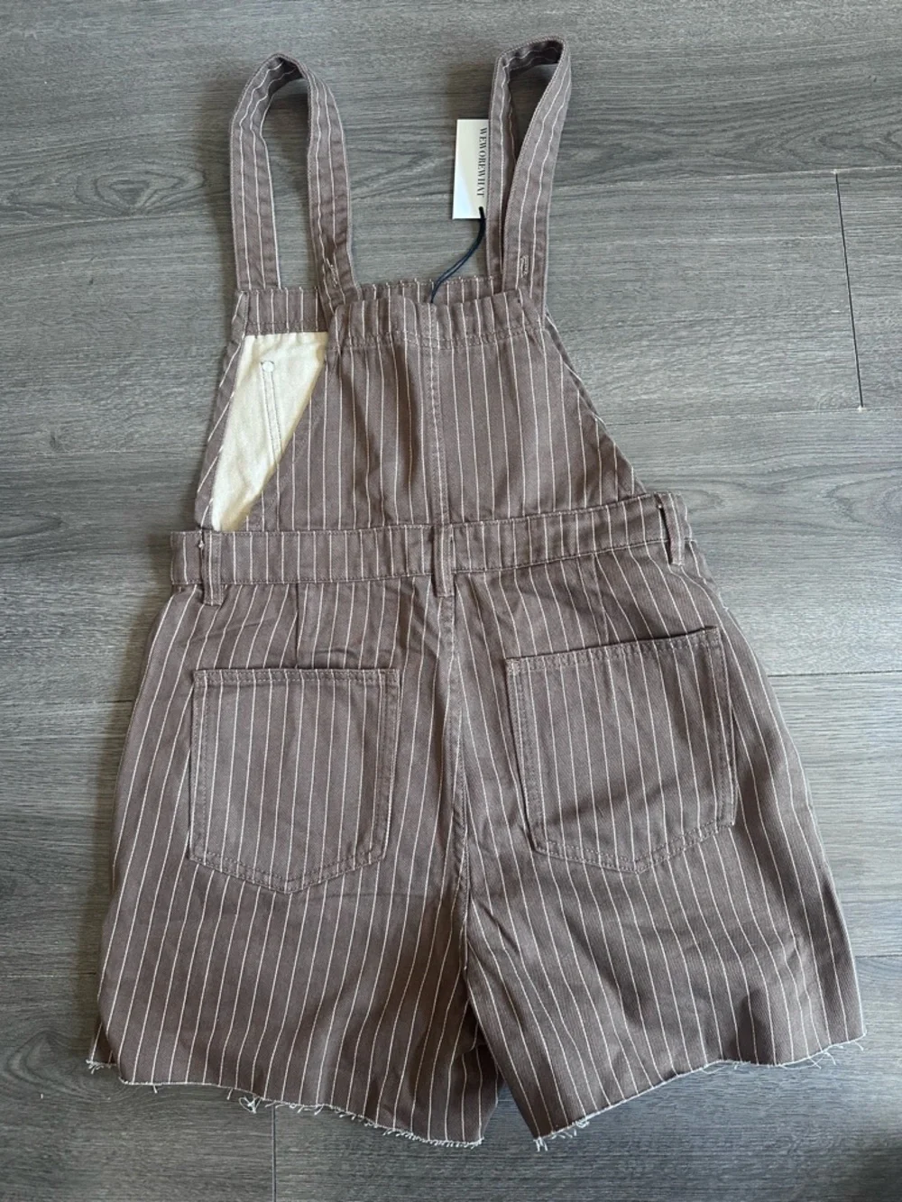 WeWoreWhat Overall Short with side slits - Picture 7 of 8